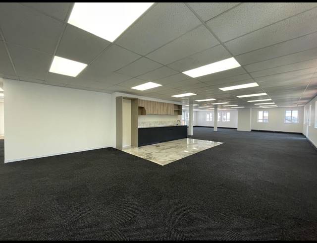 376M² OFFICE TO LET IN BRYANSTON